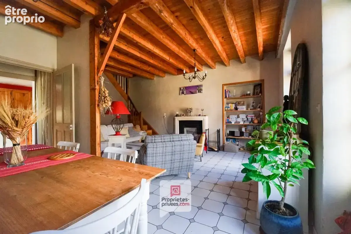 Voreppe (38340) - Maison de village T6 - 5 chambres - Balcon - Cave - Grenier - photo 5