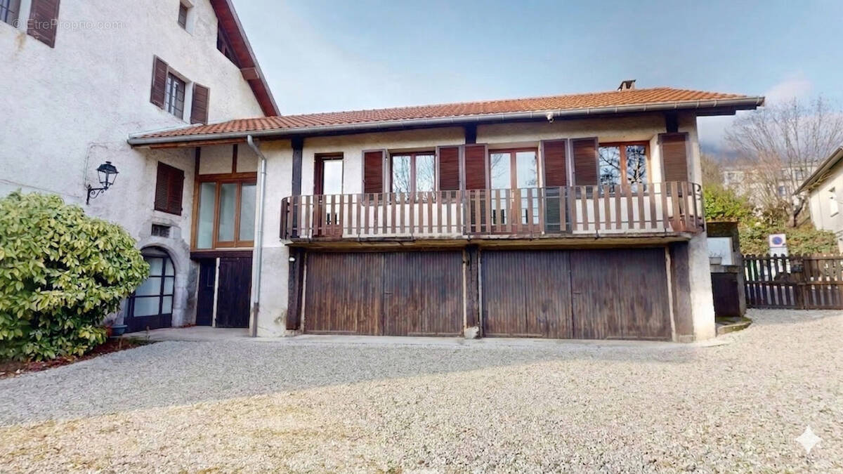 Appartement à MEYLAN