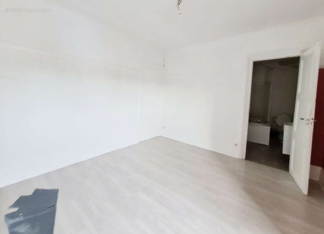 Ideal investisseur ou primo accedant t2 centre ville avec ascenseur cote cour - photo 2