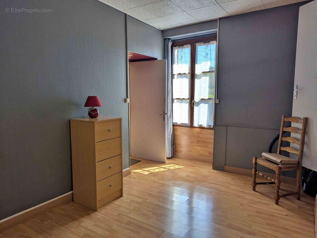 chambre maison à vendre à Mouffy - Maison à MOUFFY