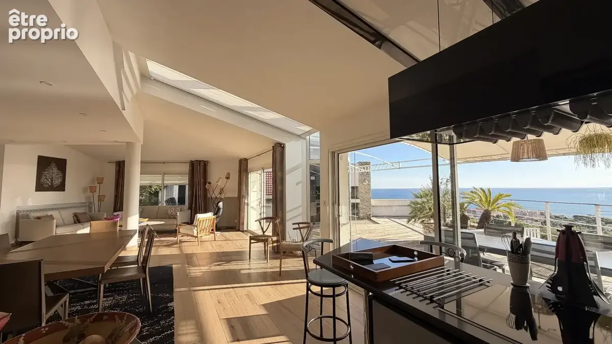 Villa d'architecte proche de 300 m2 vue mer piscine sur le Mont Saint-Clair à Sète - photo 6