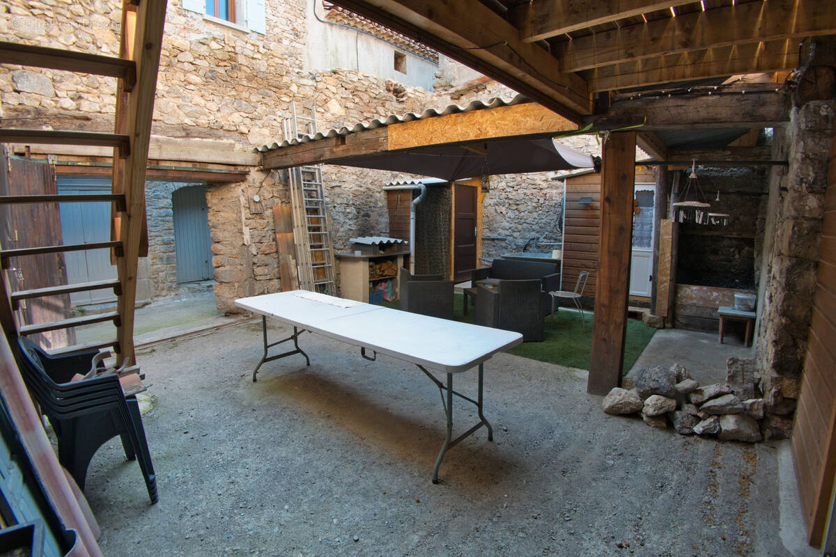 Maison à CASCASTEL-DES-CORBIERES