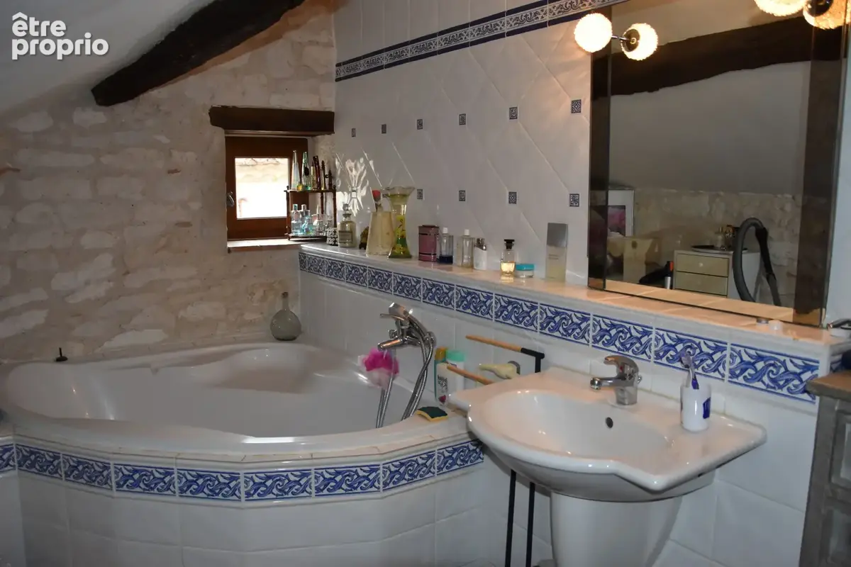 Propriété quercynoise en pierres avec logement indépendant et piscine sur 1ha. - photo 8