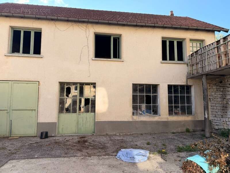 Maison à DAMPIERRE-SUR-SALON