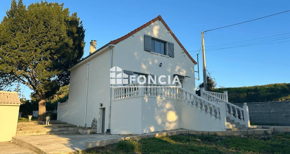 Maison à LA CELLE-GUENAND