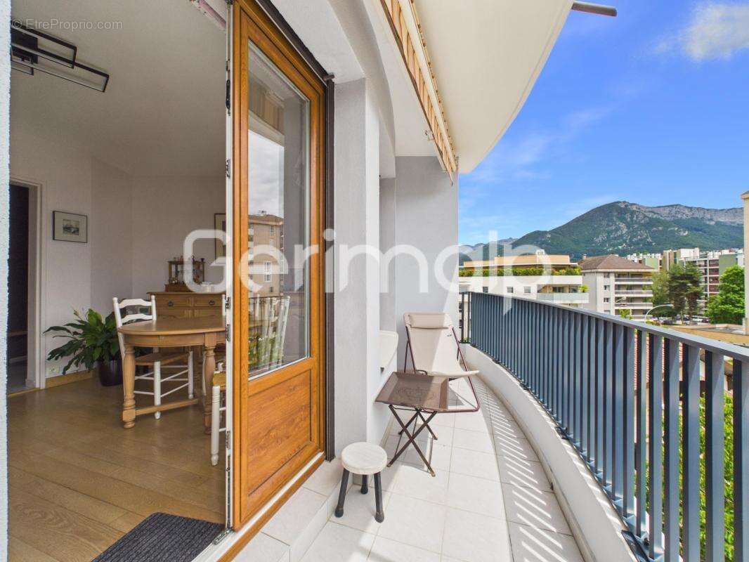 Vente - Appartement - 3 pièces + cuisine - 83 m² - 546 000 € - - photo 9