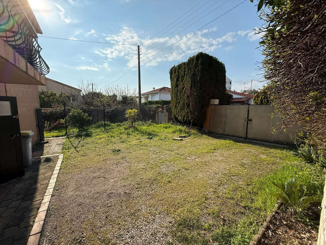 Maison à SAINT-LAURENT-DU-VAR