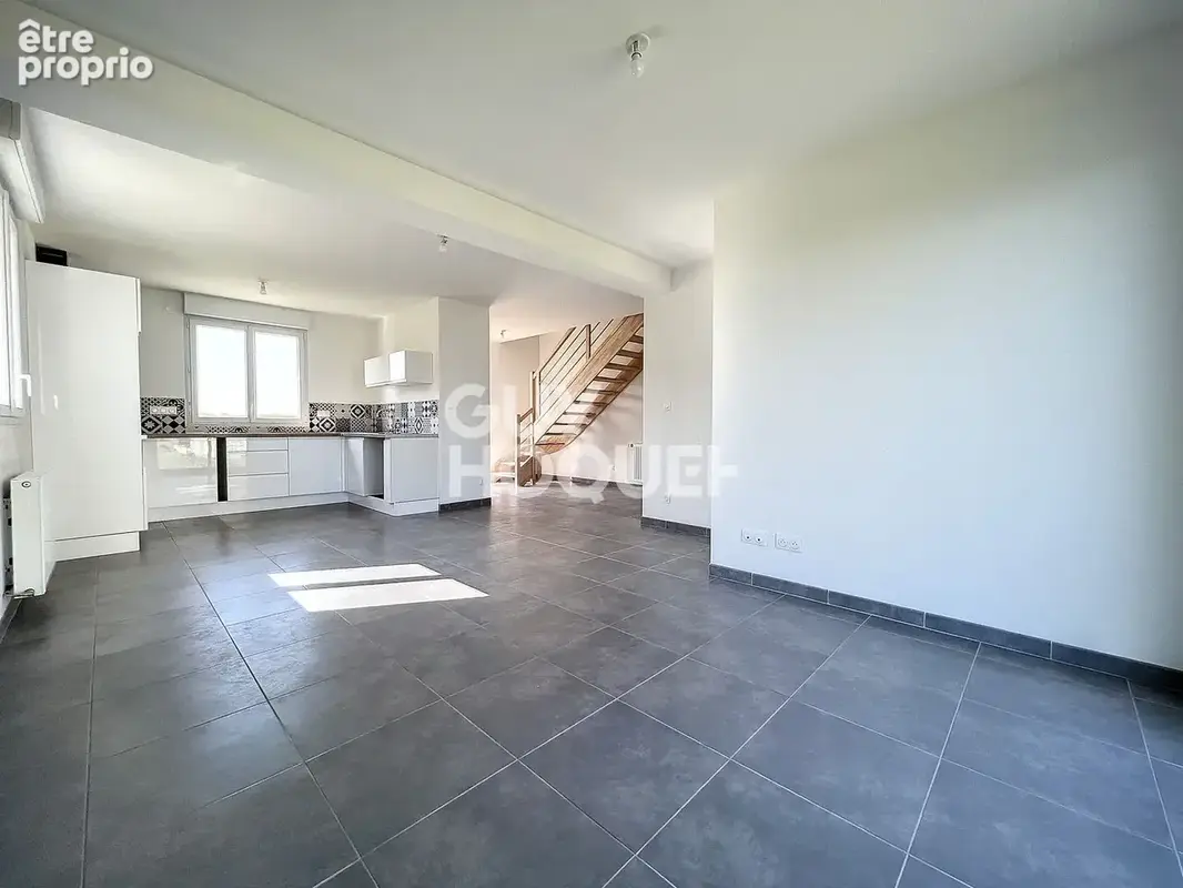 VENTE d'une maison 7 pièces à EVRECY 124,28 m2 - photo 2