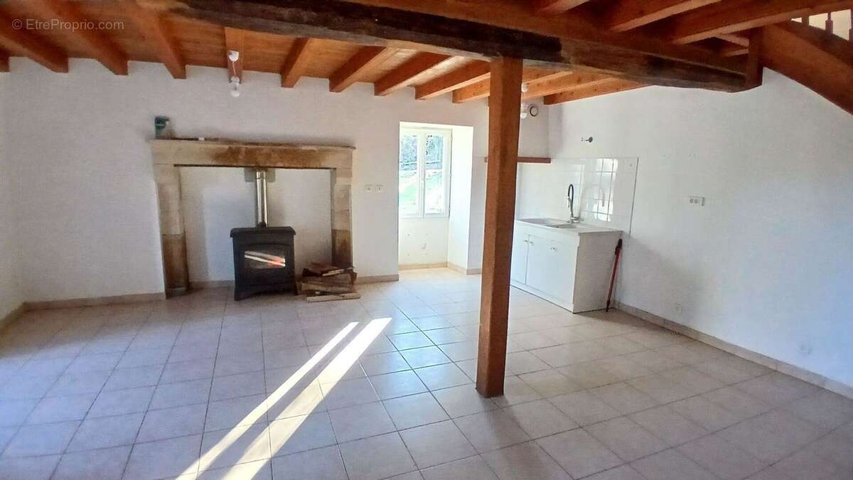 Maison à CHASSENEUIL-SUR-BONNIEURE