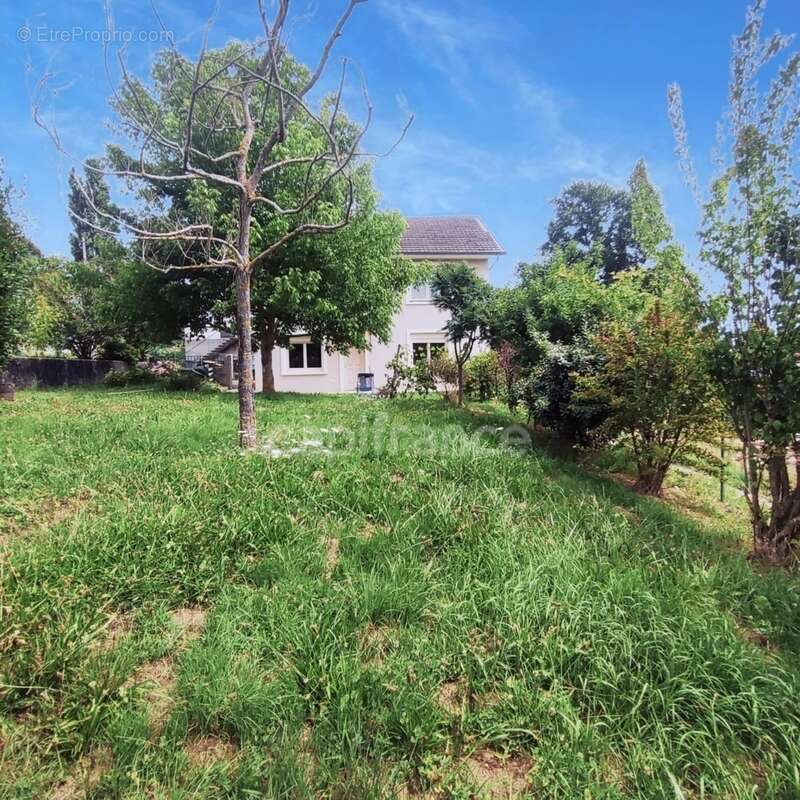 Maison à LA BATIE-DIVISIN