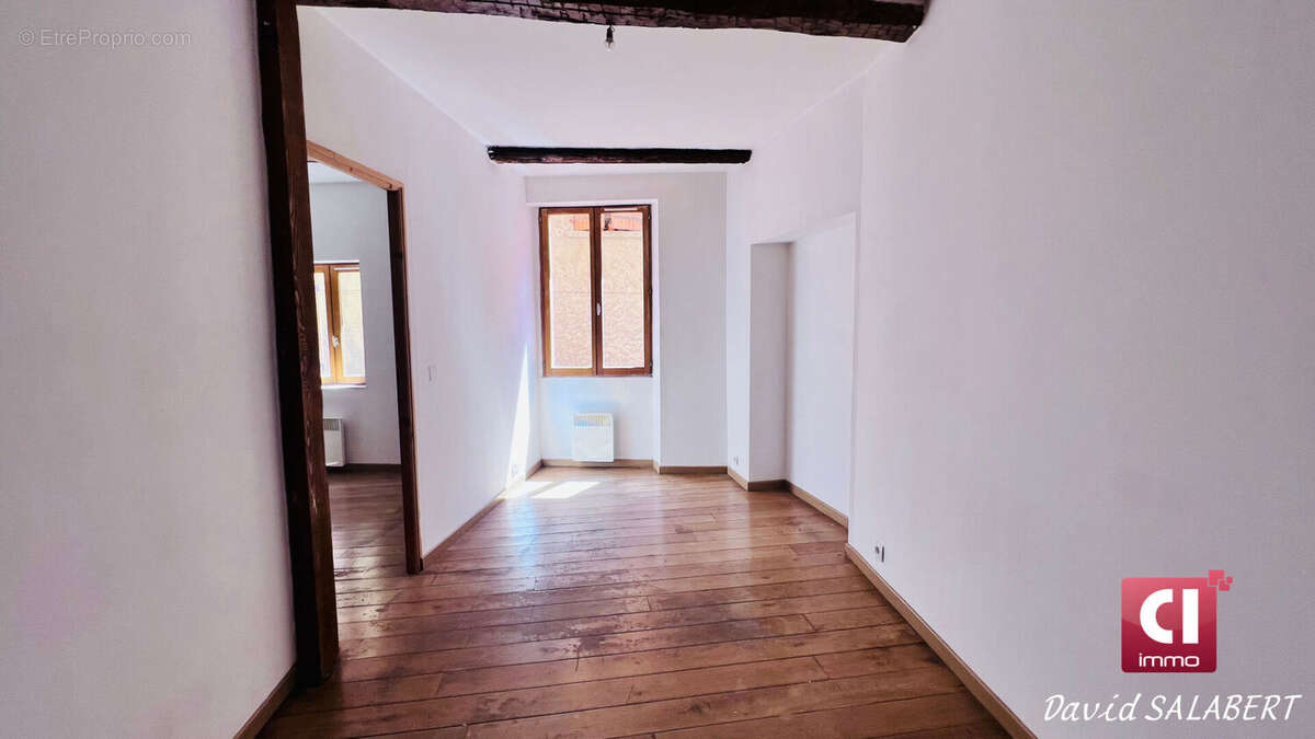 Appartement à LA ROQUEBRUSSANNE