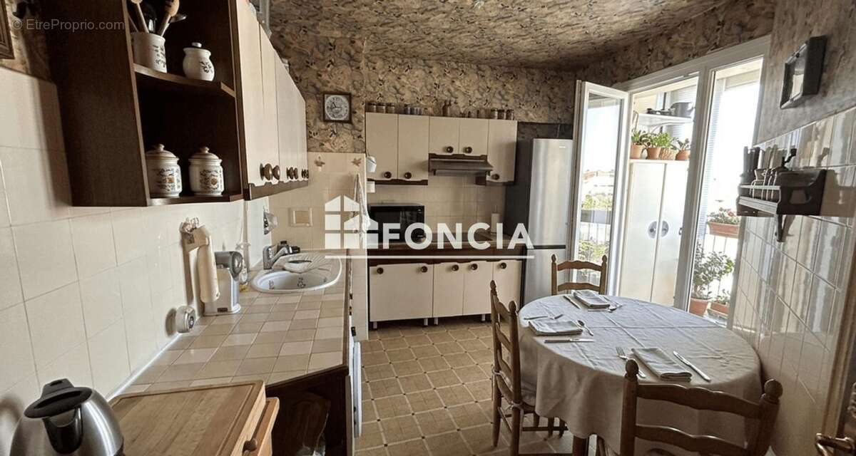 Appartement à MARSEILLE-6E