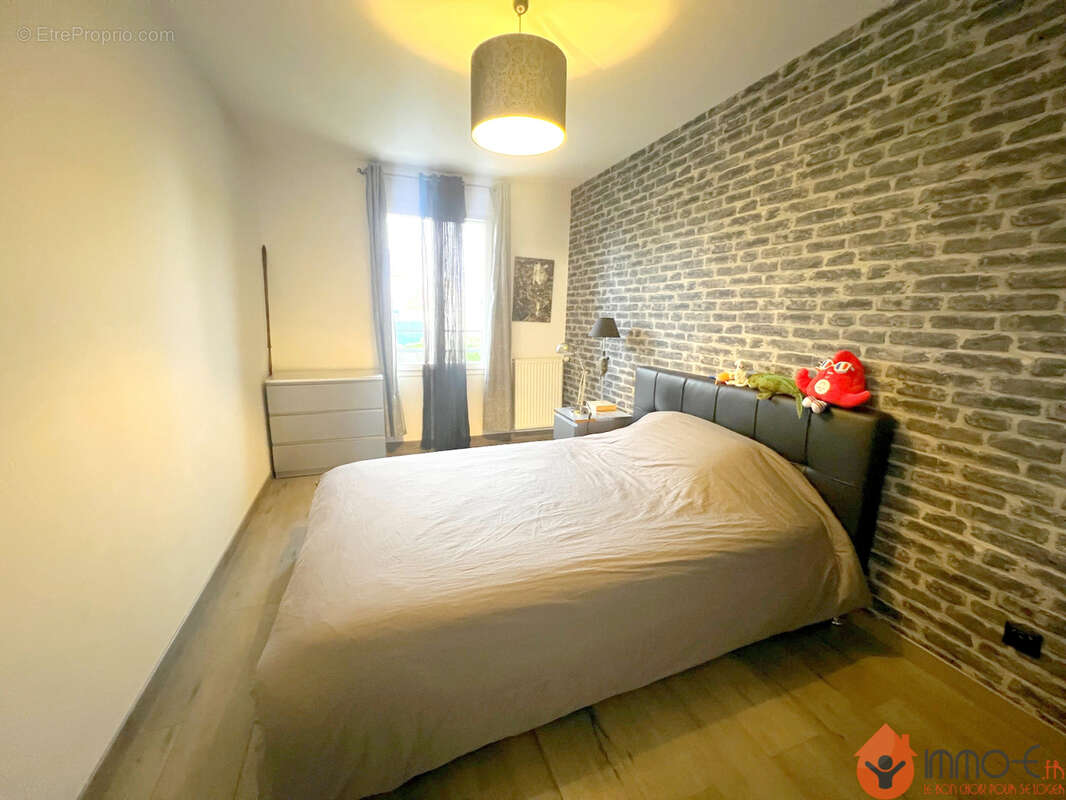 Maison à COUTEVROULT