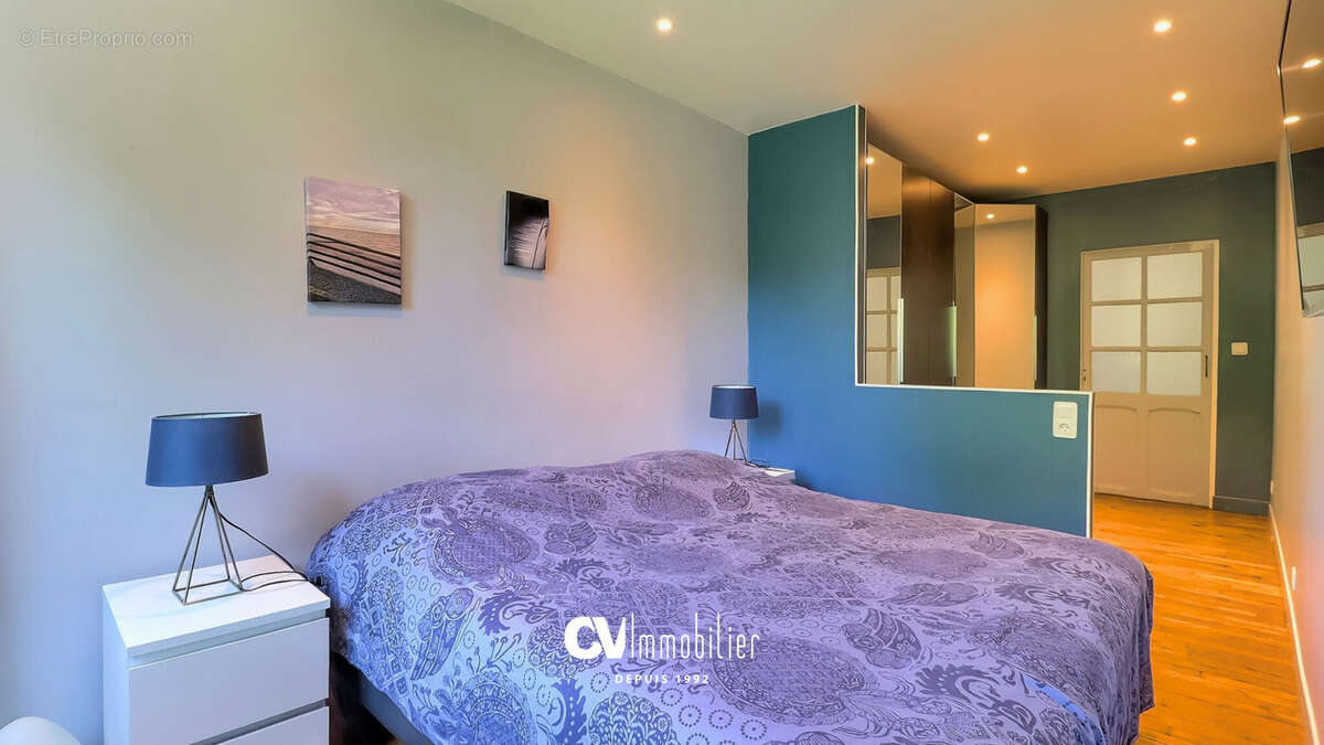 Appartement à SAINT-ETIENNE-DU-VAUVRAY