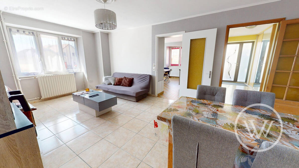 Appartement à RUREY