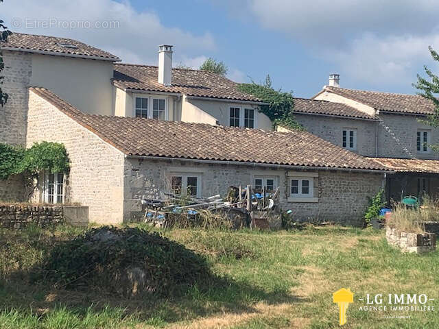 Maison à SAINT-CIERS-DU-TAILLON