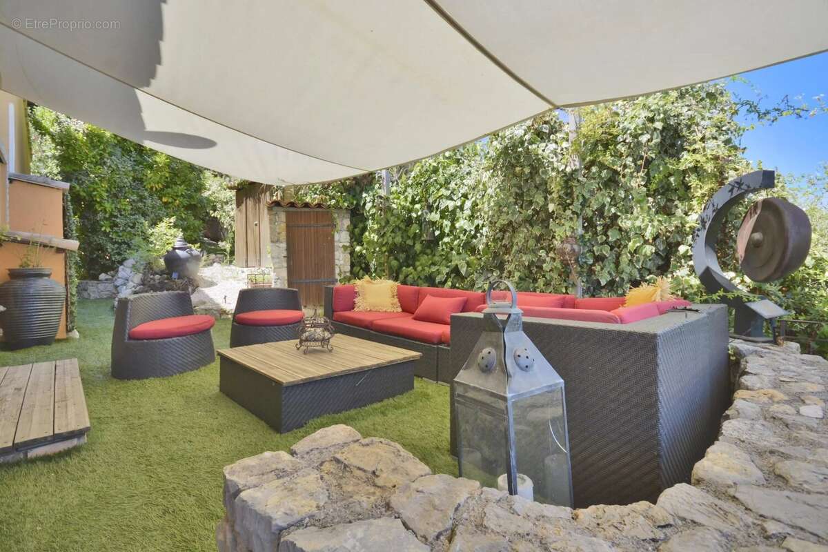 Maison 300 m² à Biot  - photo 12