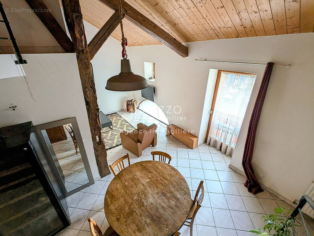 Maison à CESSY