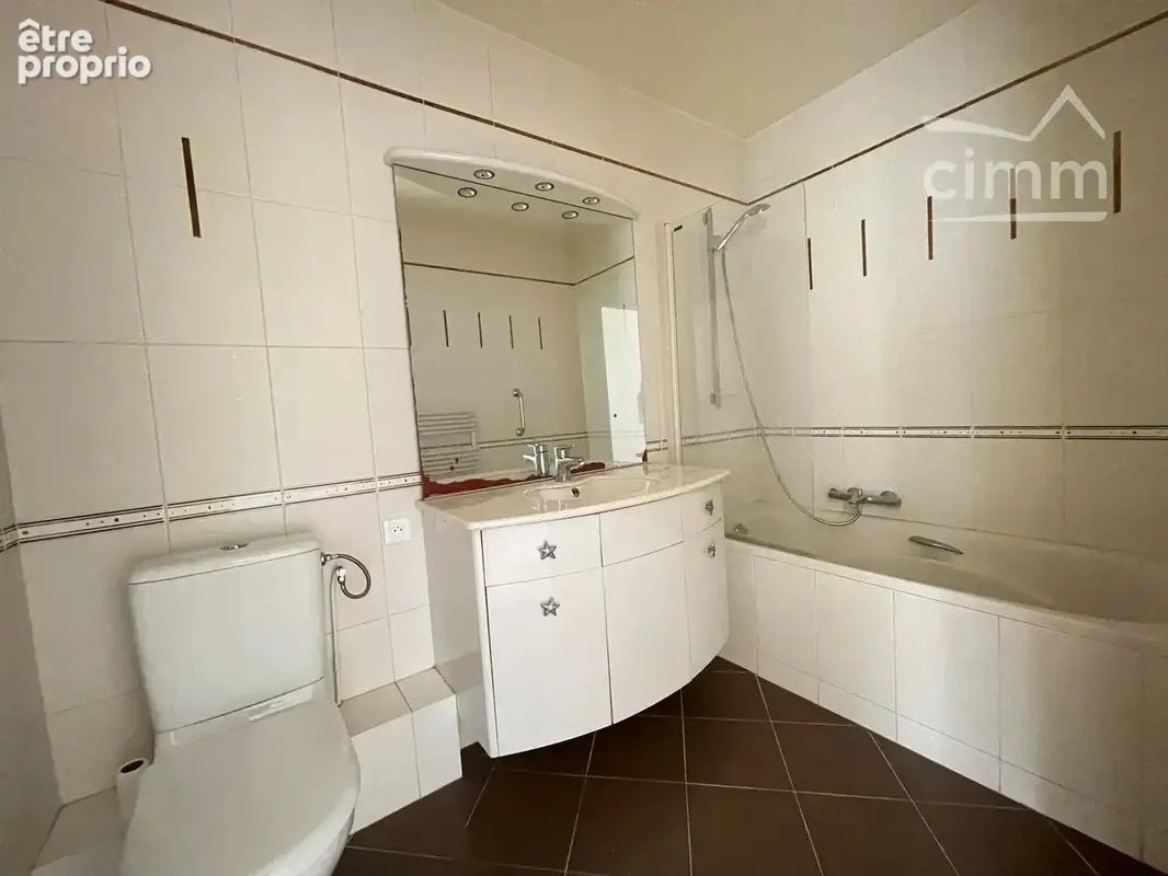 Vue panoramique pour ce T4 avec loggia dans résidence recherchée - photo 16
