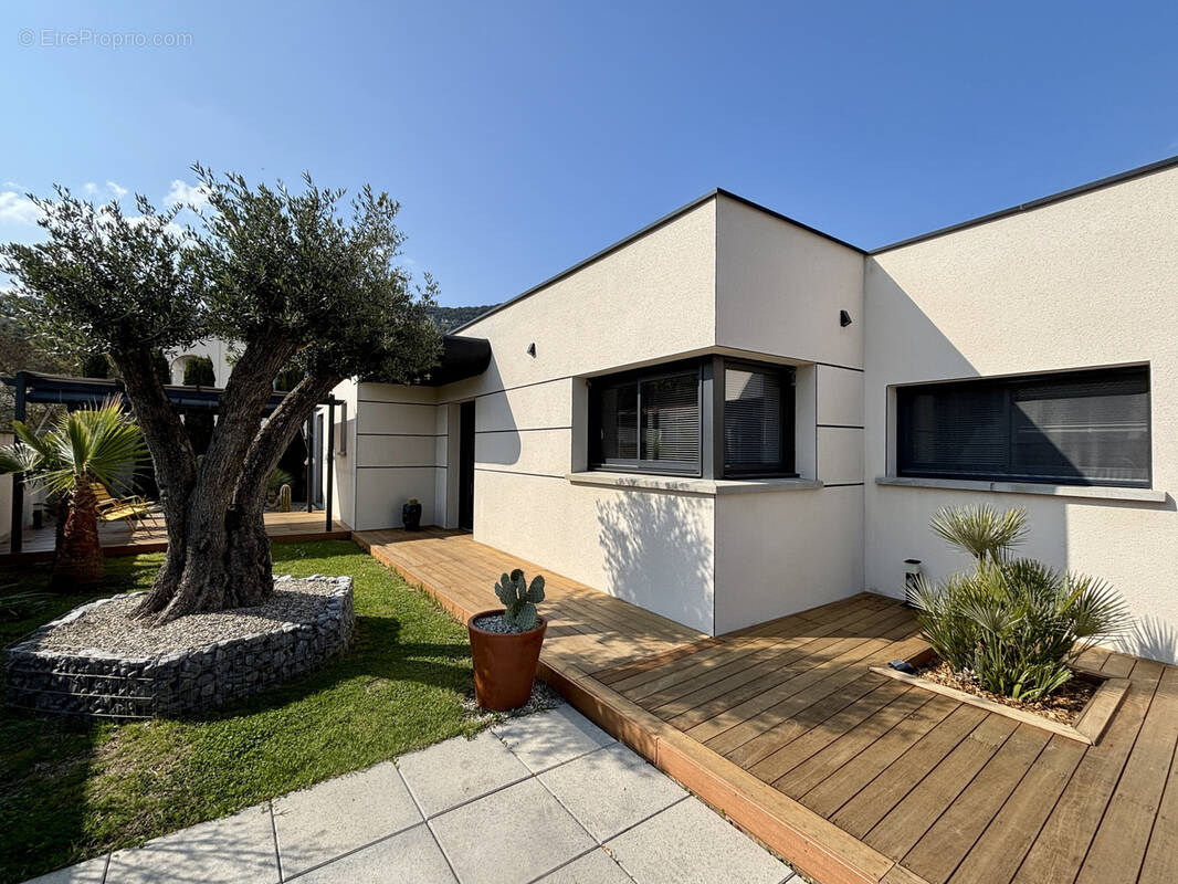 Maison à GUILHERAND-GRANGES