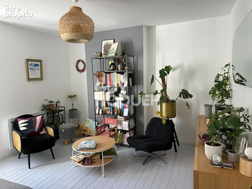 Nouveau prix - maison de ville atypique au calme -3 chambres - cour -balcon - photo 2