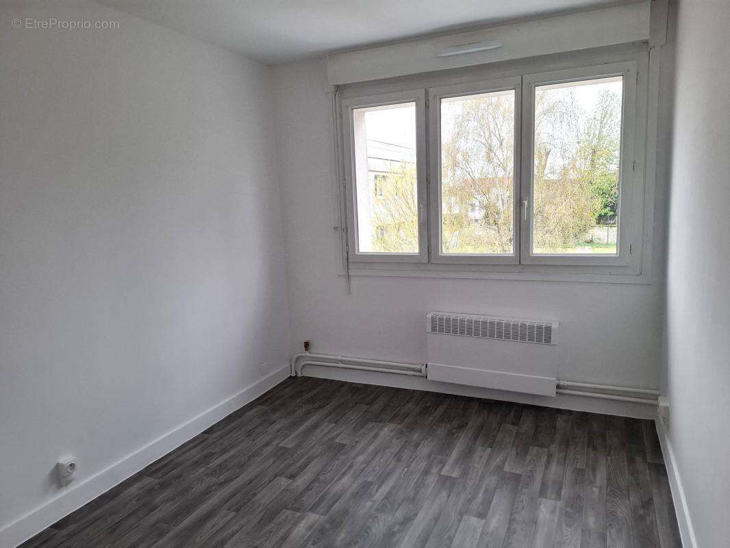 Appartement à COUBERT