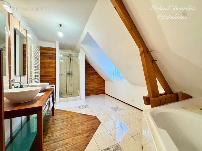 Maison à LA SUZE-SUR-SARTHE