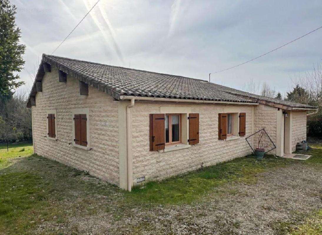 Maison à CHEF-BOUTONNE