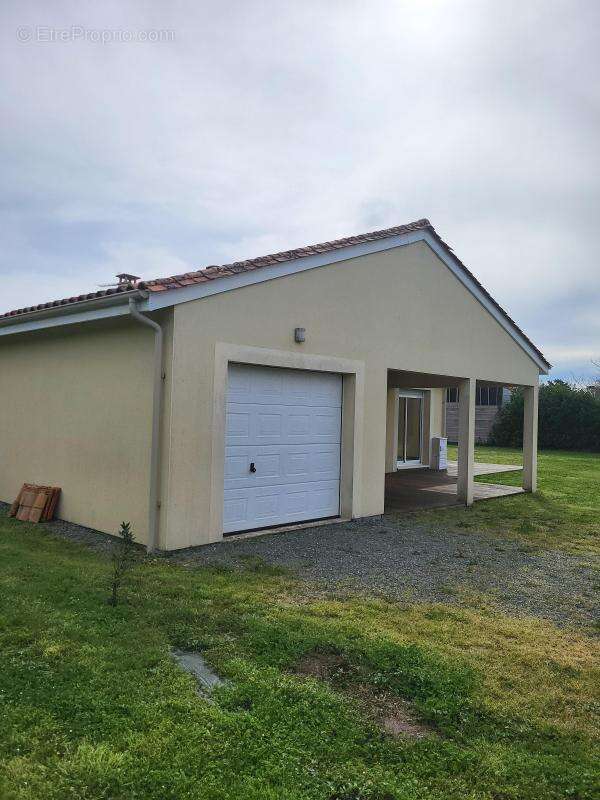 Maison à SAINT-PIERRE-D&#039;EYRAUD