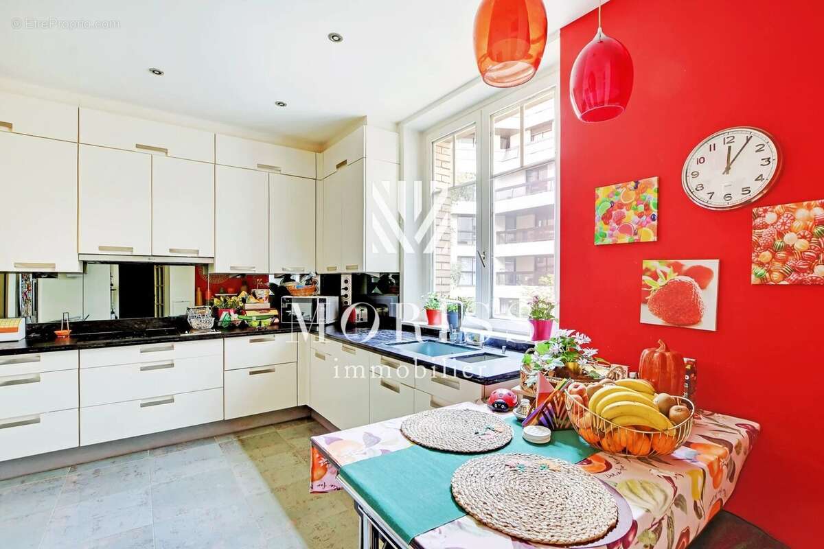 Appartement à NEUILLY-SUR-SEINE