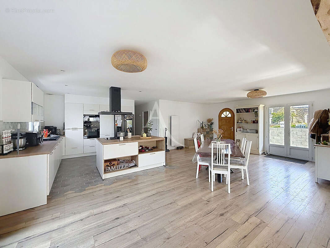 Maison à JUIGNE-SUR-LOIRE