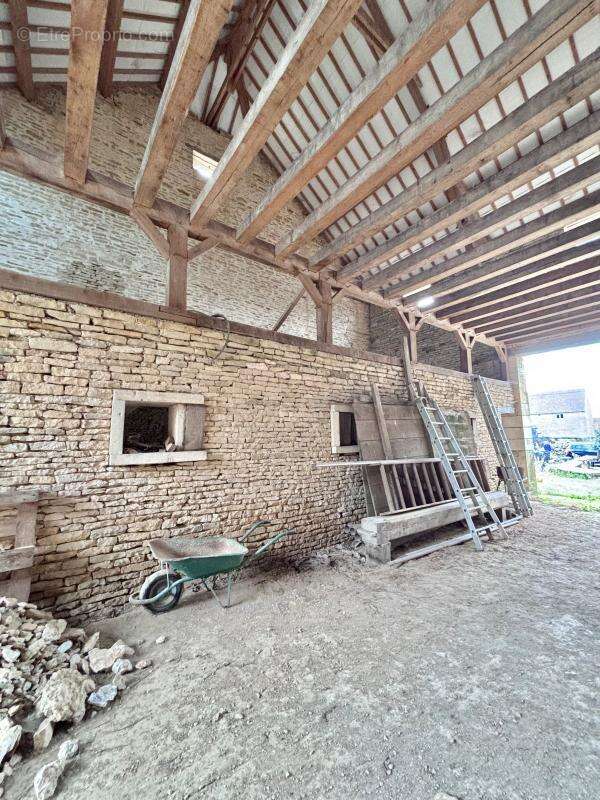 À Vendre – Dijon Nord, PICHANGES , Grange de caractère à réinventer - photo 8