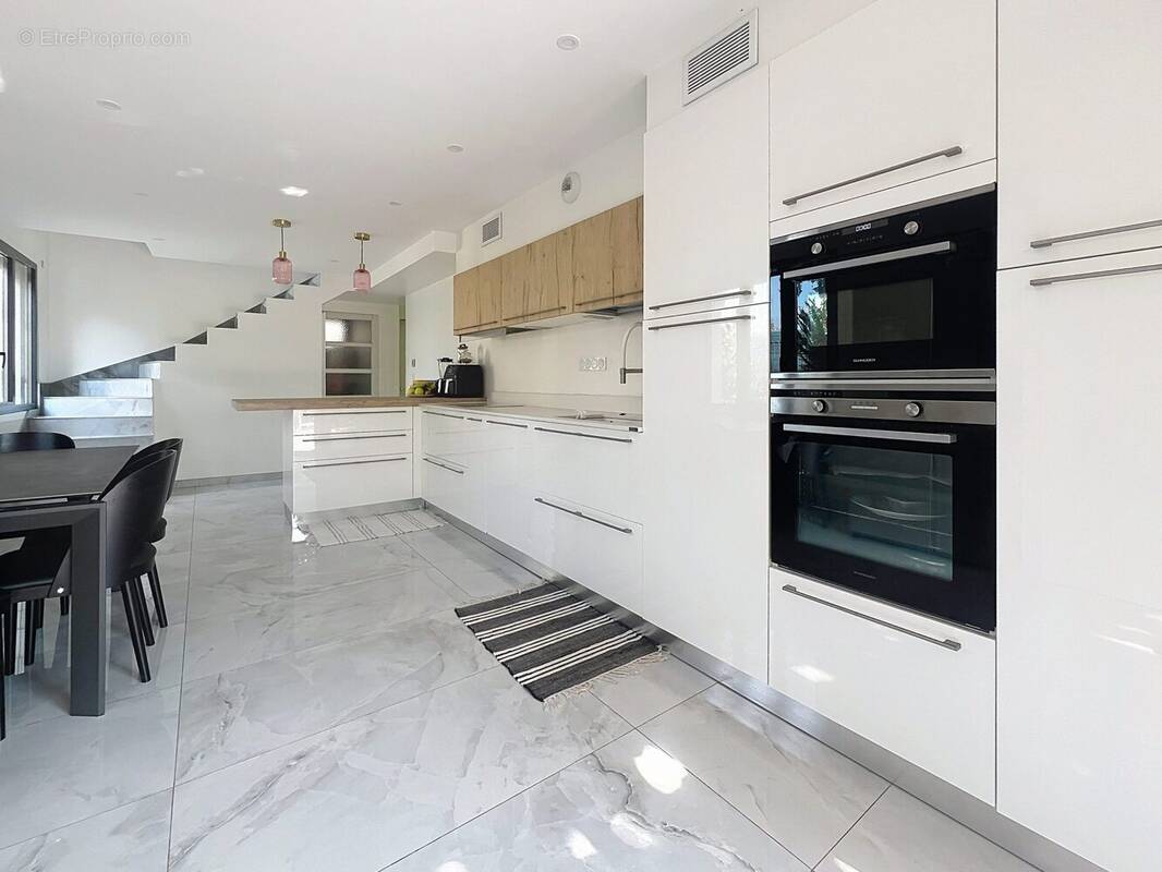 Maison à LE PONT-DE-CLAIX