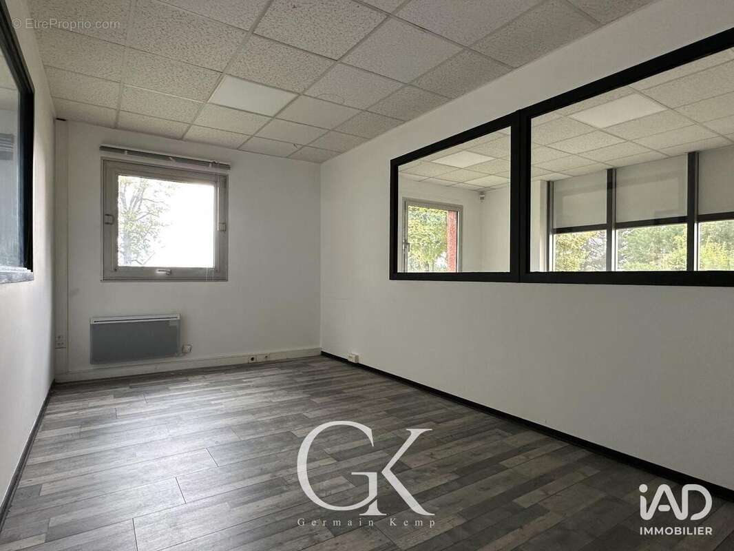 Photo 8 - Commerce à VOIRON