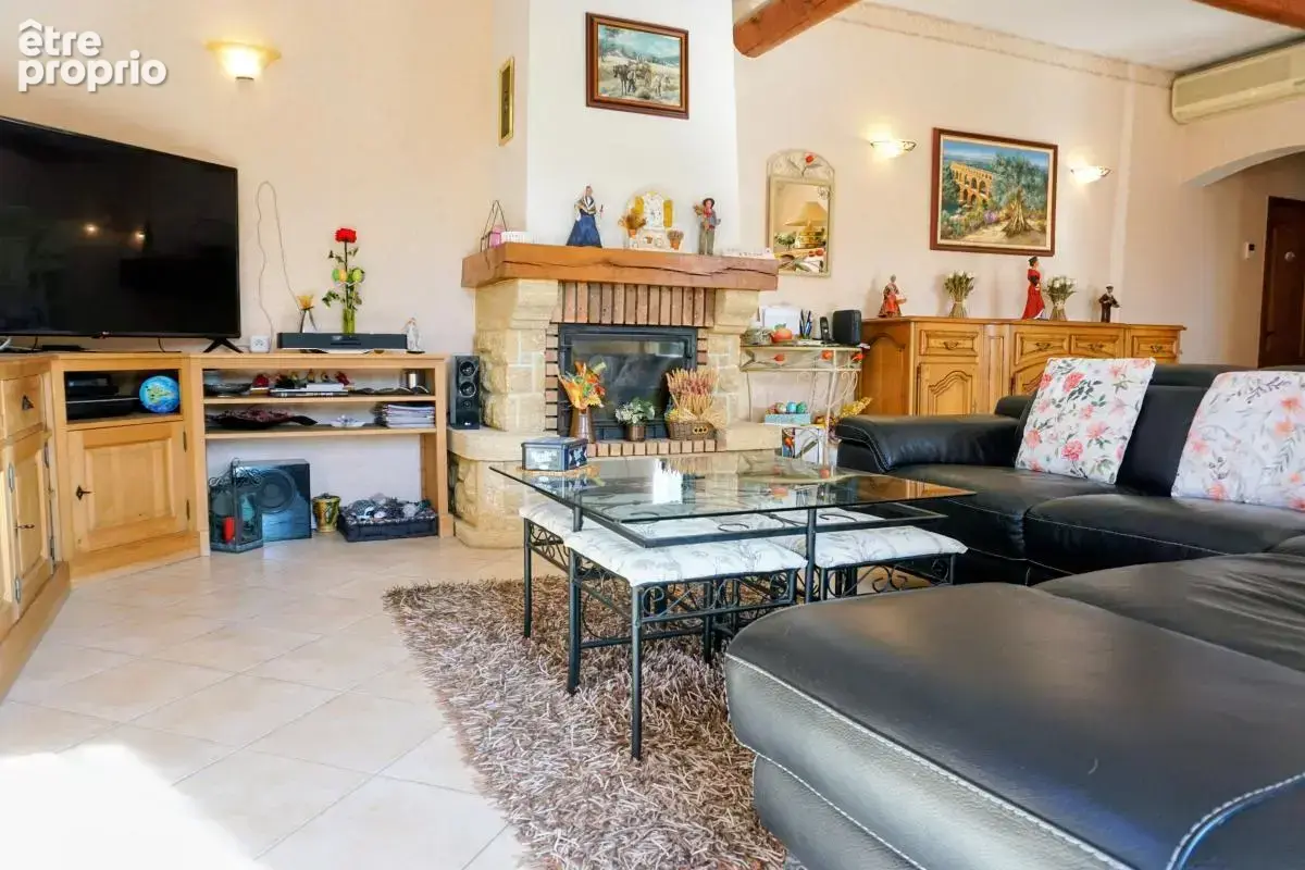 Rochefort du Gard - Maison À Vendre - Plain pied - 3 chambres - Piscine - Garage - photo 5