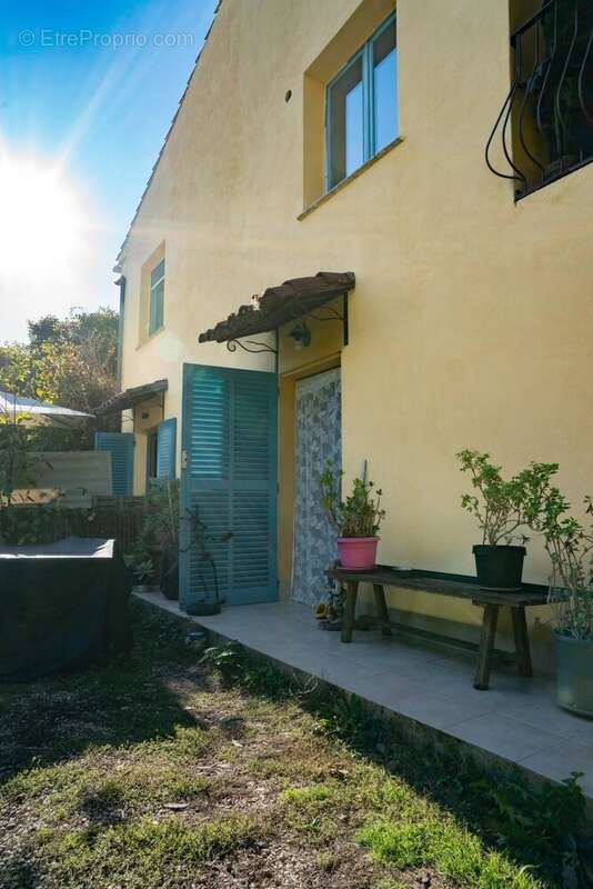 Maison à TOURRETTES-SUR-LOUP