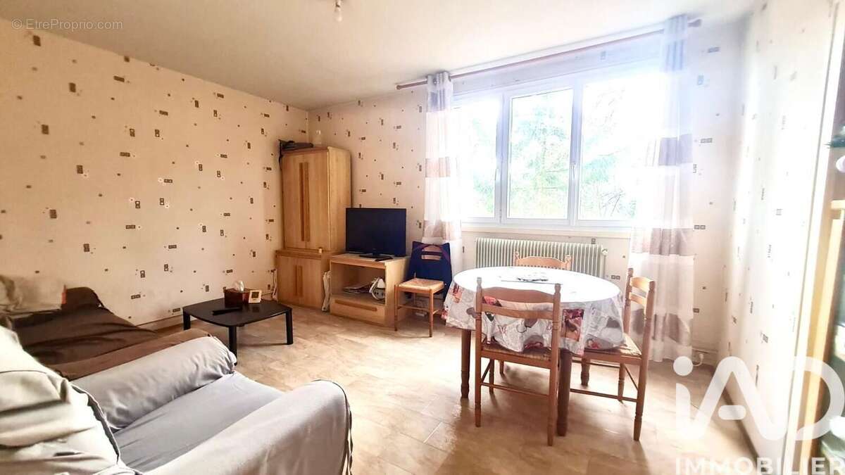 Photo 2 - Appartement à SAINTE-GENEVIEVE-DES-BOIS