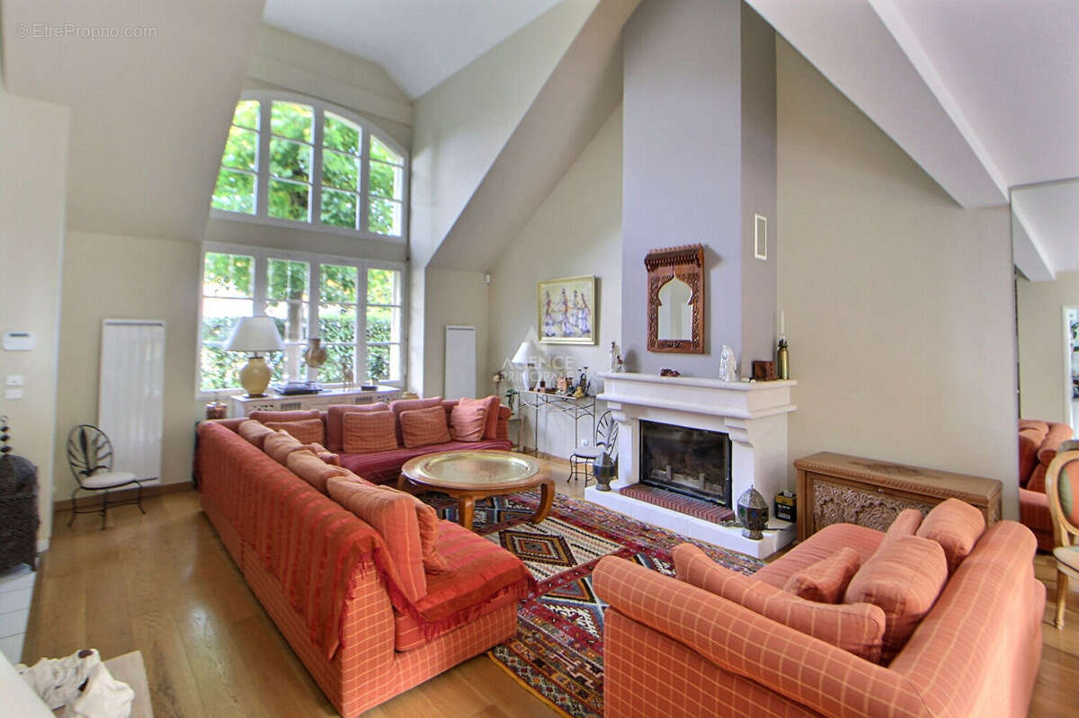 Maison à VERNEUIL-SUR-SEINE