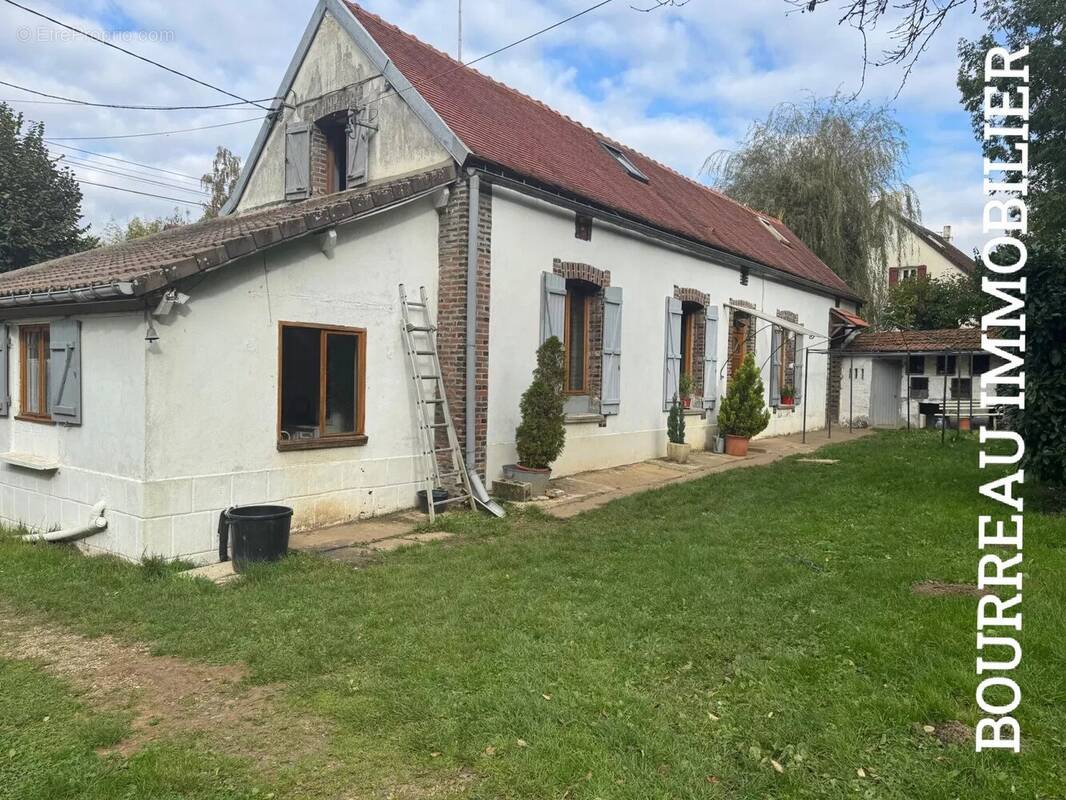 Maison à ARCES-DILO