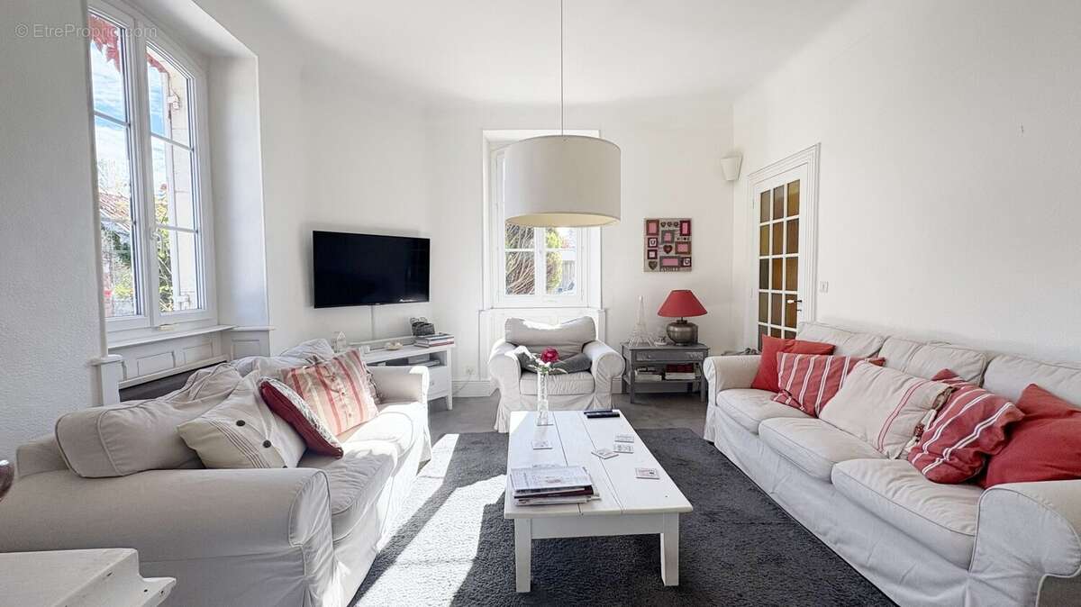 Maison à SAINT-MARTIN-DE-SEIGNANX