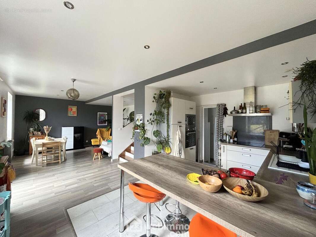 Maison à TREDREZ-LOCQUEMEAU