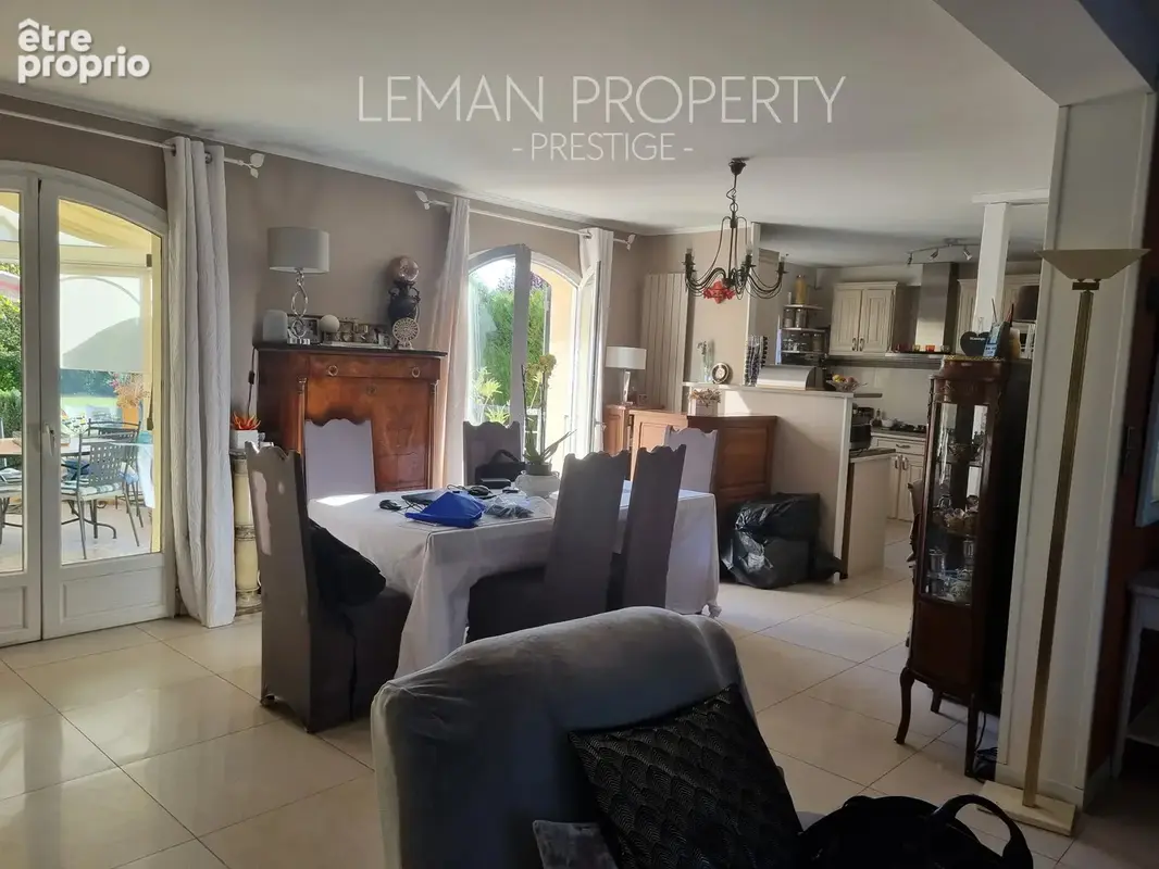 Maison familiale avec jardins, terrasse et véranda - photo 3