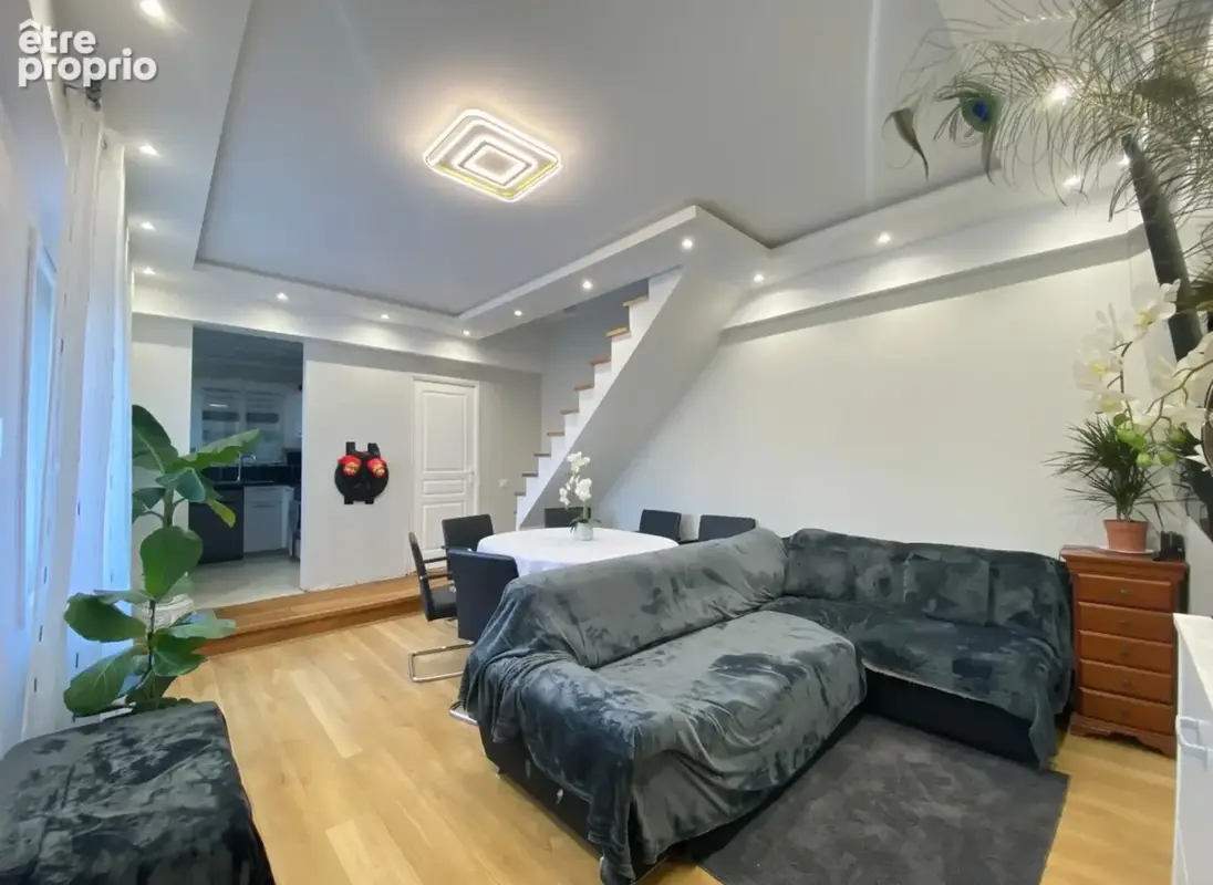 Maison familiale moderne avec terrasse et garage, à 6 min du centre-ville à Fosses (95) - photo 2