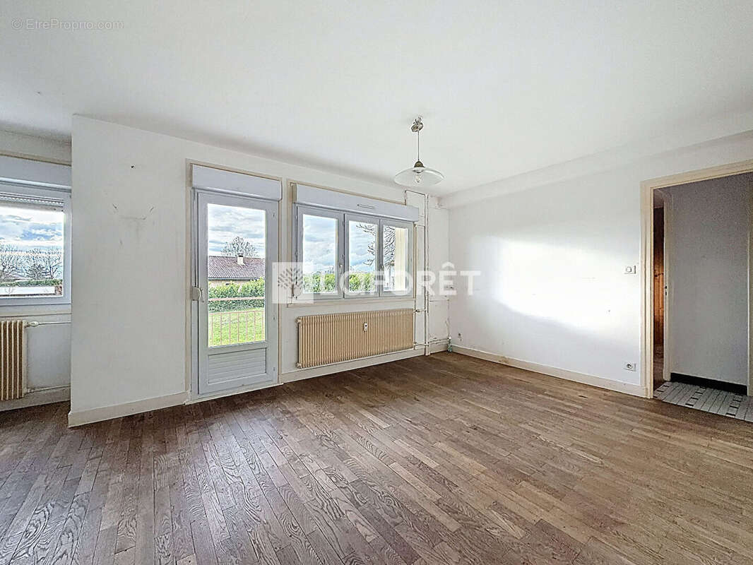 Appartement à vendre Saint Etienne Sur Chalaronne 3 pièce(s) 68.39 m2 - photo 2