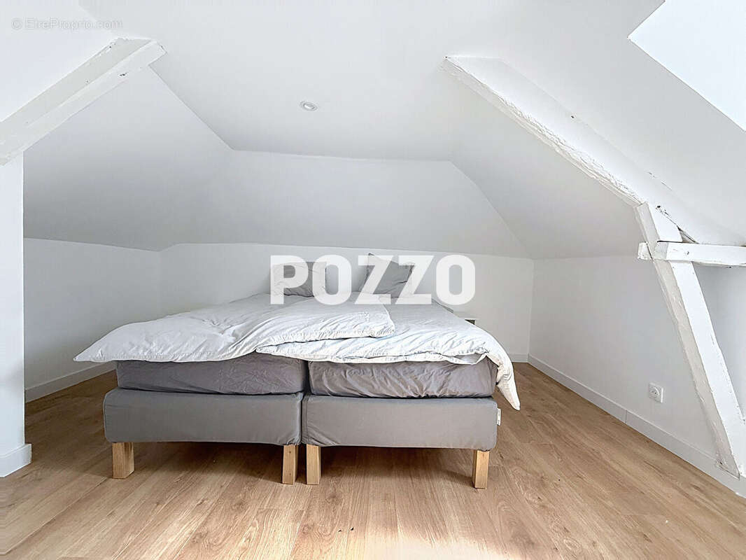 Maison à LA RIVIERE-SAINT-SAUVEUR