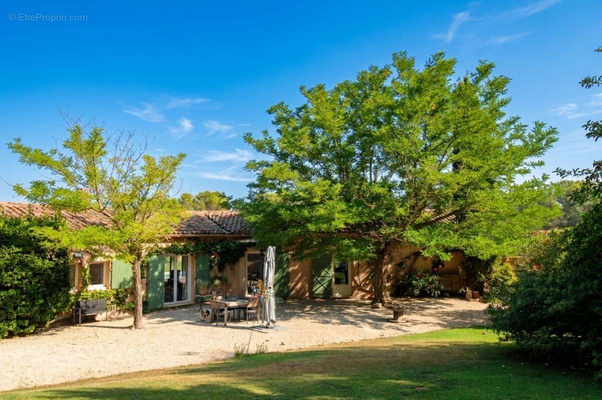Maison 260 m² à Peynier  - photo 4