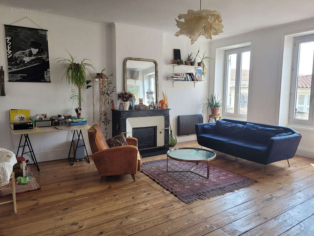 ROCHEFORT hyper centre - appartement lumineux de 76 m² de type 3 - cave privative - local à vélo - photo 7