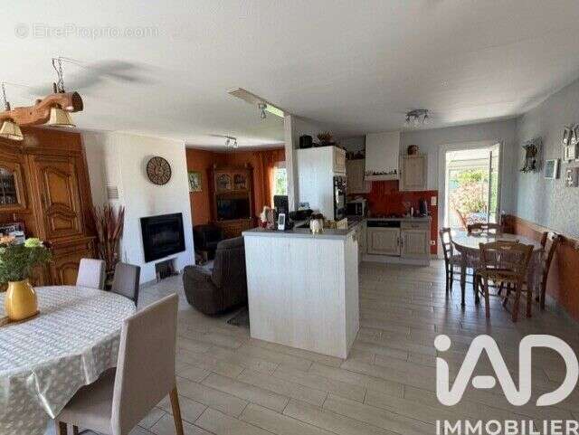 Photo 9 - Maison à VOUILLE