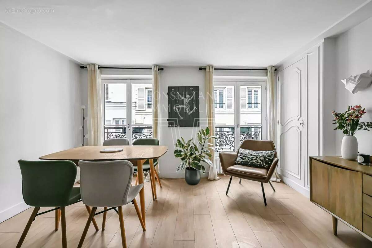 Appartement à PARIS-7E