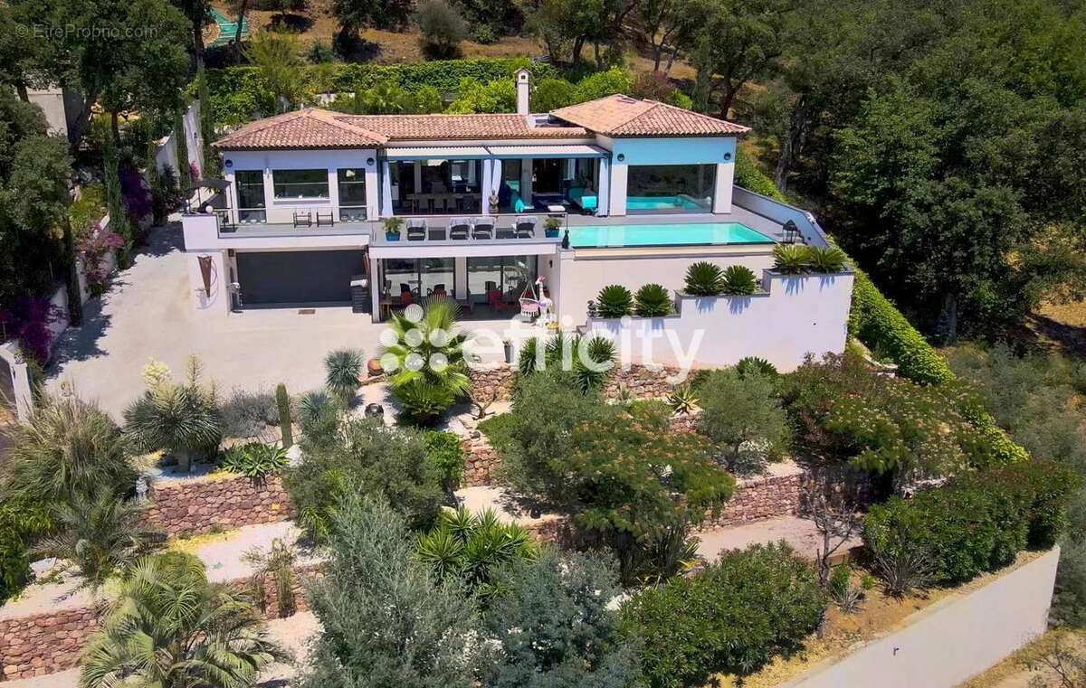 Maison à LES ADRETS-DE-L'ESTEREL